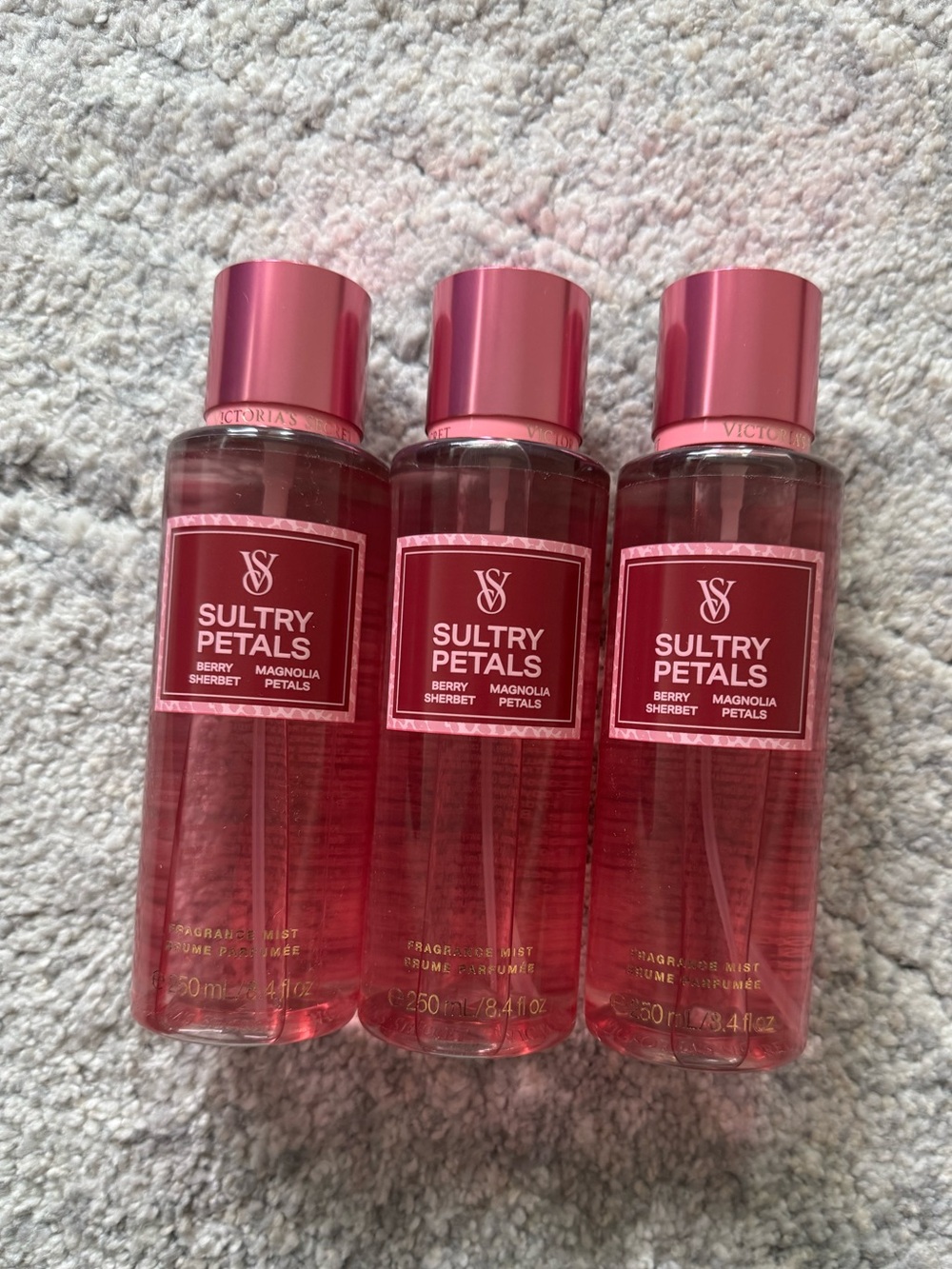 Victoria Secret- sultry petals fragrance mist